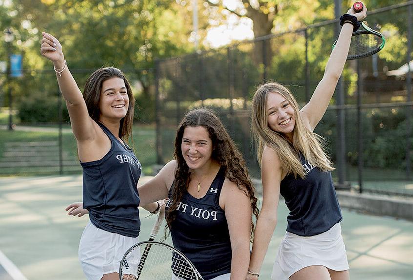 女孩网球 3 girls smiling